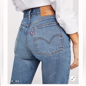 Levi’s Wedgie Straight Button Fly Classic Blue Mom Jeans Size 24